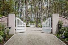 Staggered-Victorian-Spaced-Baluster-Driveway-Gate_04