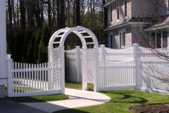 Scalloped-Vinyl-Victorian-Spaced-Picket-with-New-England-Arbor_11